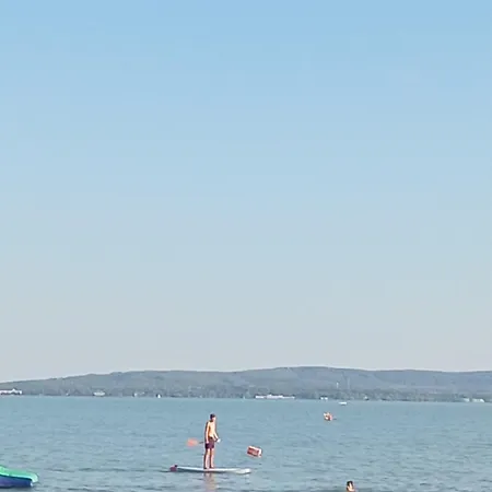 Vadrózsa, Privatgarten Mit Seeblick *