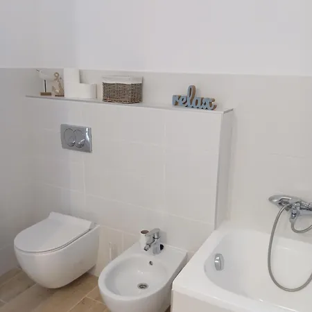 Willa Vadrozsa, Privatgarten Mit Seeblick