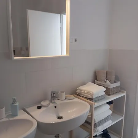 Vadrozsa, Privatgarten Mit Seeblick * Balatonakali