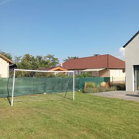 Vadrózsa, Privatgarten Mit Seeblick *