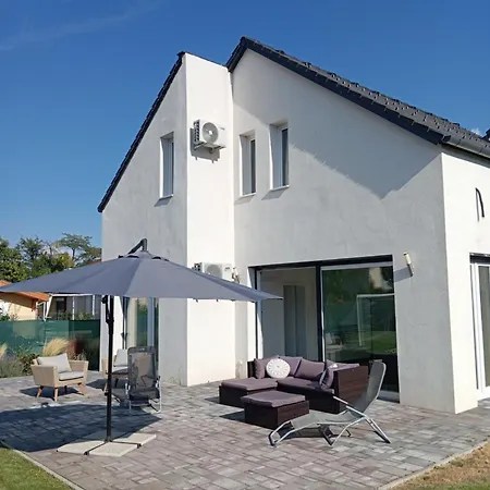 Vadrozsa, Privatgarten Mit Seeblick *