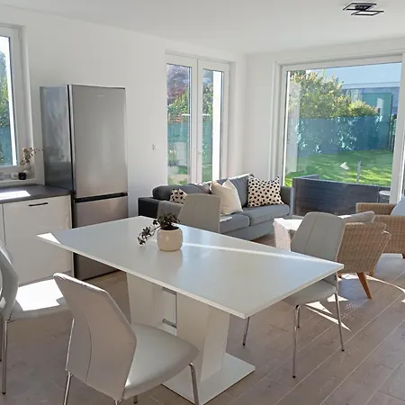 Vadrozsa, Privatgarten Mit Seeblick Villa *
