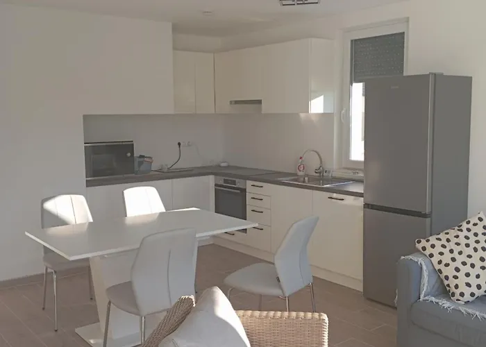 Vadrozsa, Privatgarten Mit Seeblick ヴィラ