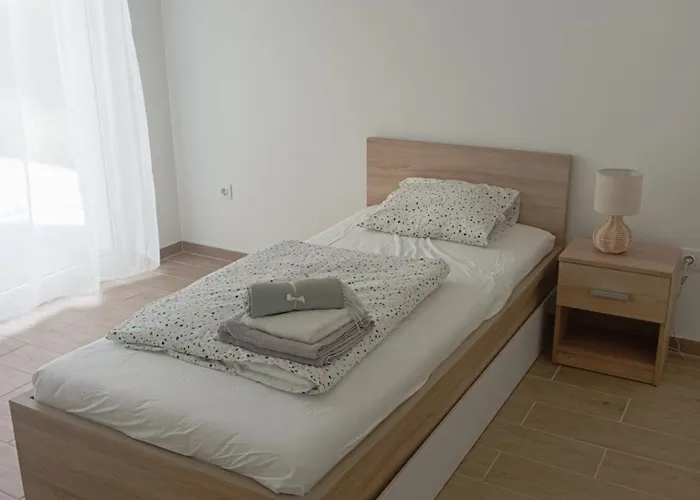 Vadrózsa, Privatgarten Mit Seeblick Balatonakali
