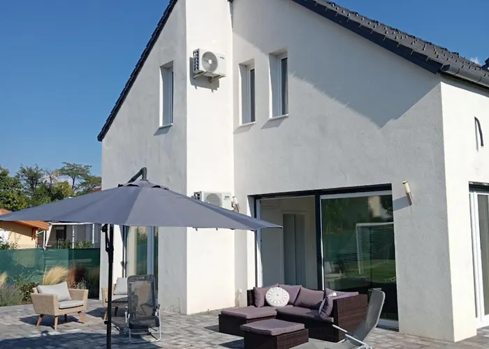Vadrózsa, Privatgarten Mit Seeblick *