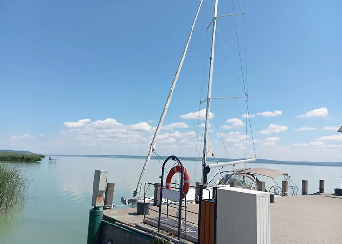 Vadrozsa, Privatgarten Mit Seeblick ヴィラ