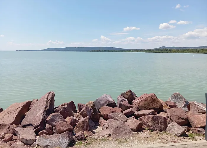 Vadrózsa, Privatgarten Mit Seeblick Balatonakali