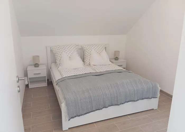 Vadrozsa, Privatgarten Mit Seeblick *